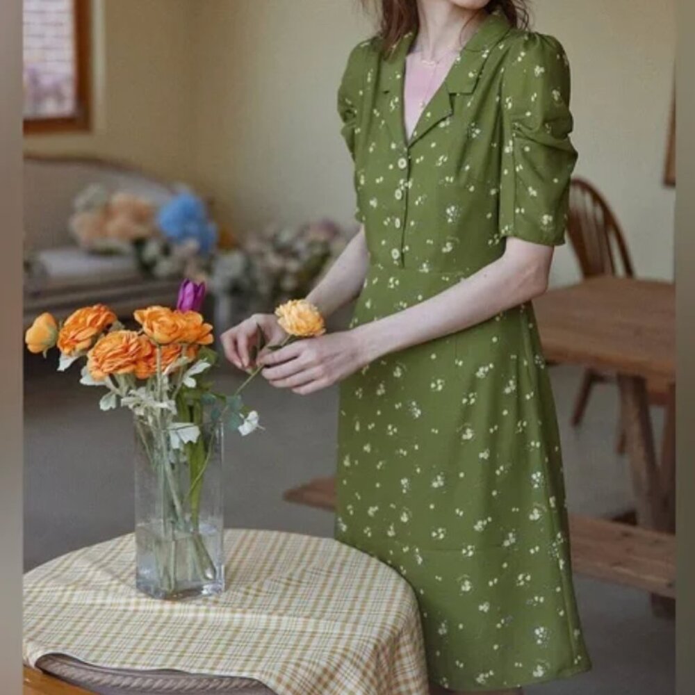 Simple retro green dress
